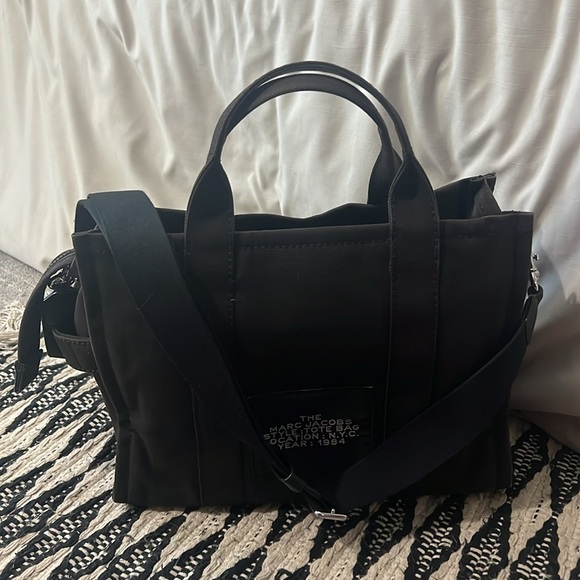 Marc Jacob’s The Tote Bag - Picture 2 of 7